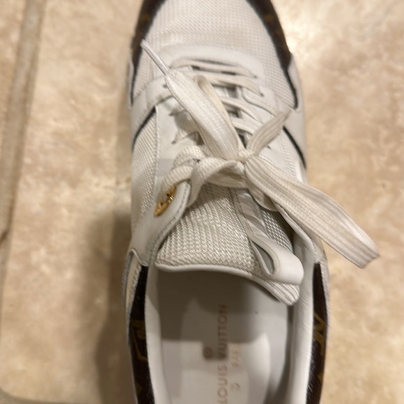 Worn twice authentic Louis Vuitton sneakers - Picture 8 of 16